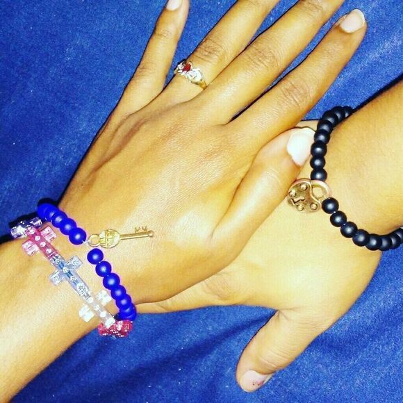 Gold Lock and key bracelet sets - Picture 1 of 5